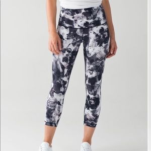 Lululemon Wunder Under Crop Women’s SZ 10 EUC